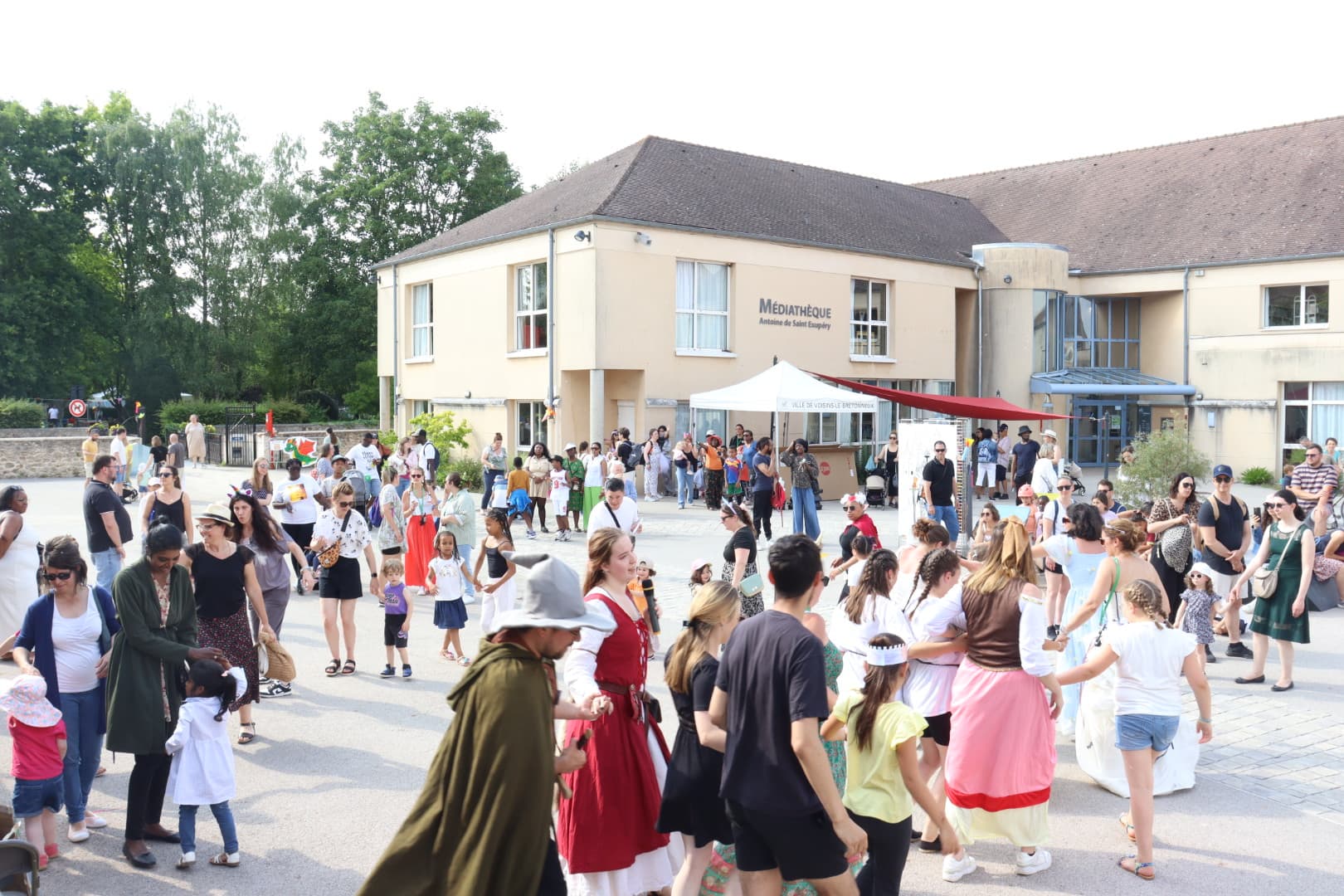 Initiation à la danse — bal participatif du collectif Ensem